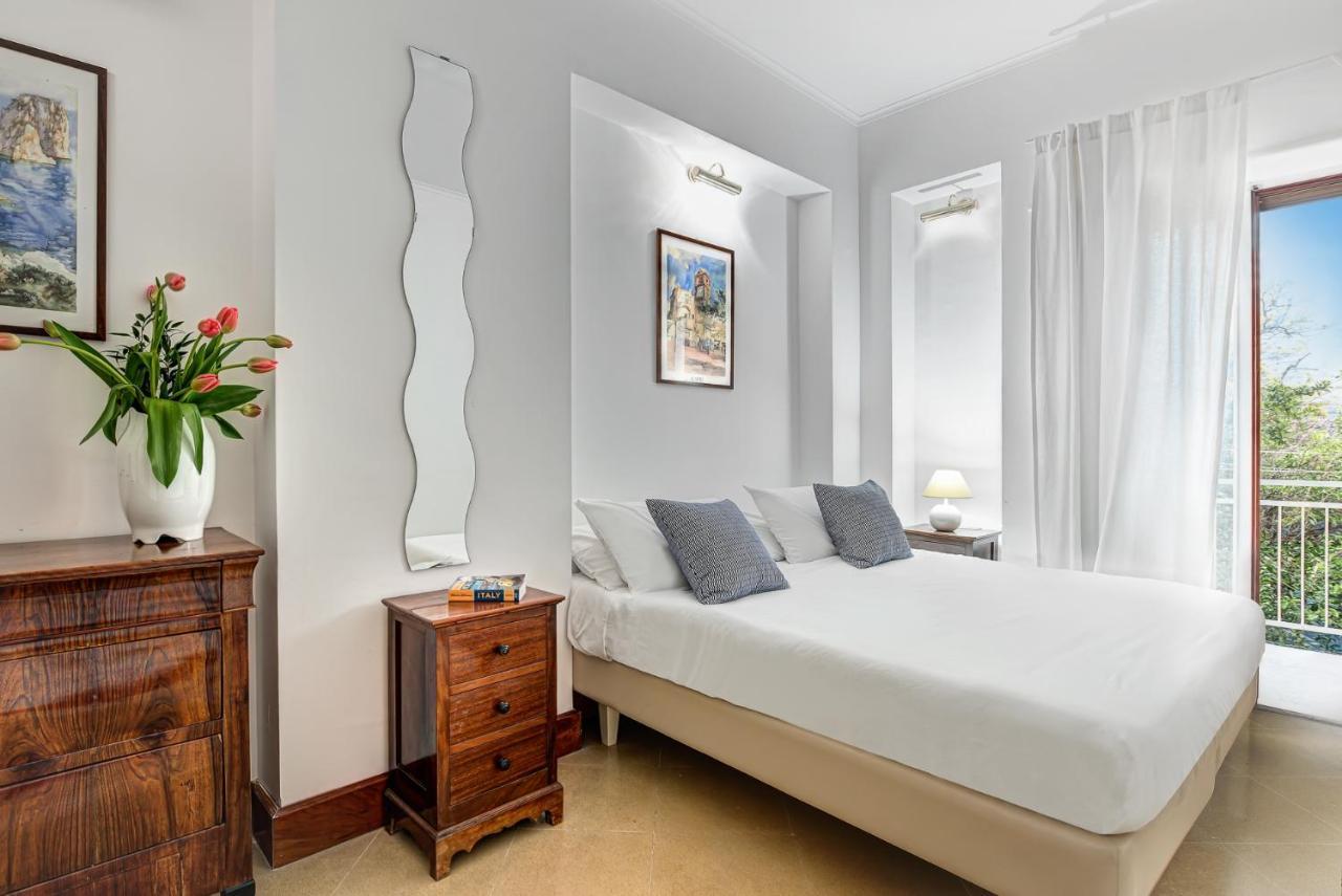 Woody Sea View Apartment Sorrento